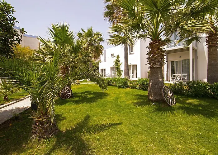 Charm Beach Hotel 4*