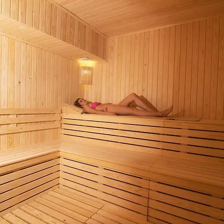 فندق Charm Beach 4*