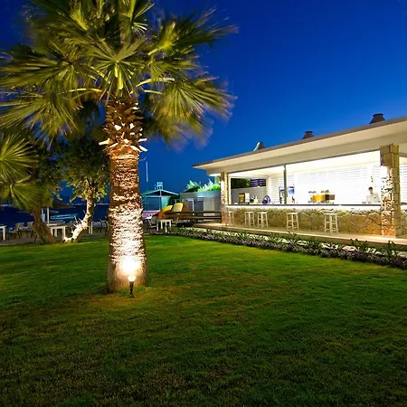 فندق Charm Beach 4*