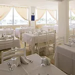 Hotel Charm Beach 4*