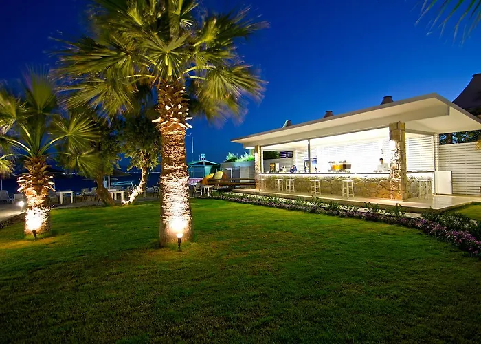 Hotel Charm Beach 4*