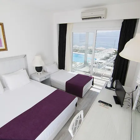 Charm Beach 4*