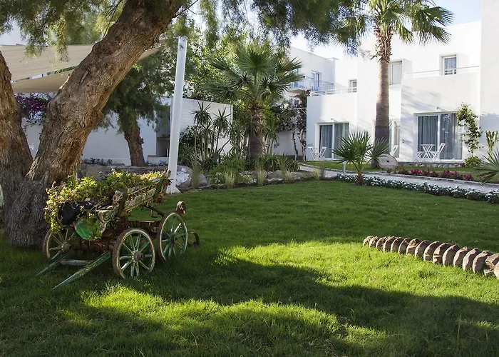 Charm Beach Ξενοδοχείο 4*