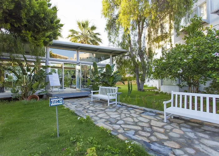 Charm Beach Hotel 4*